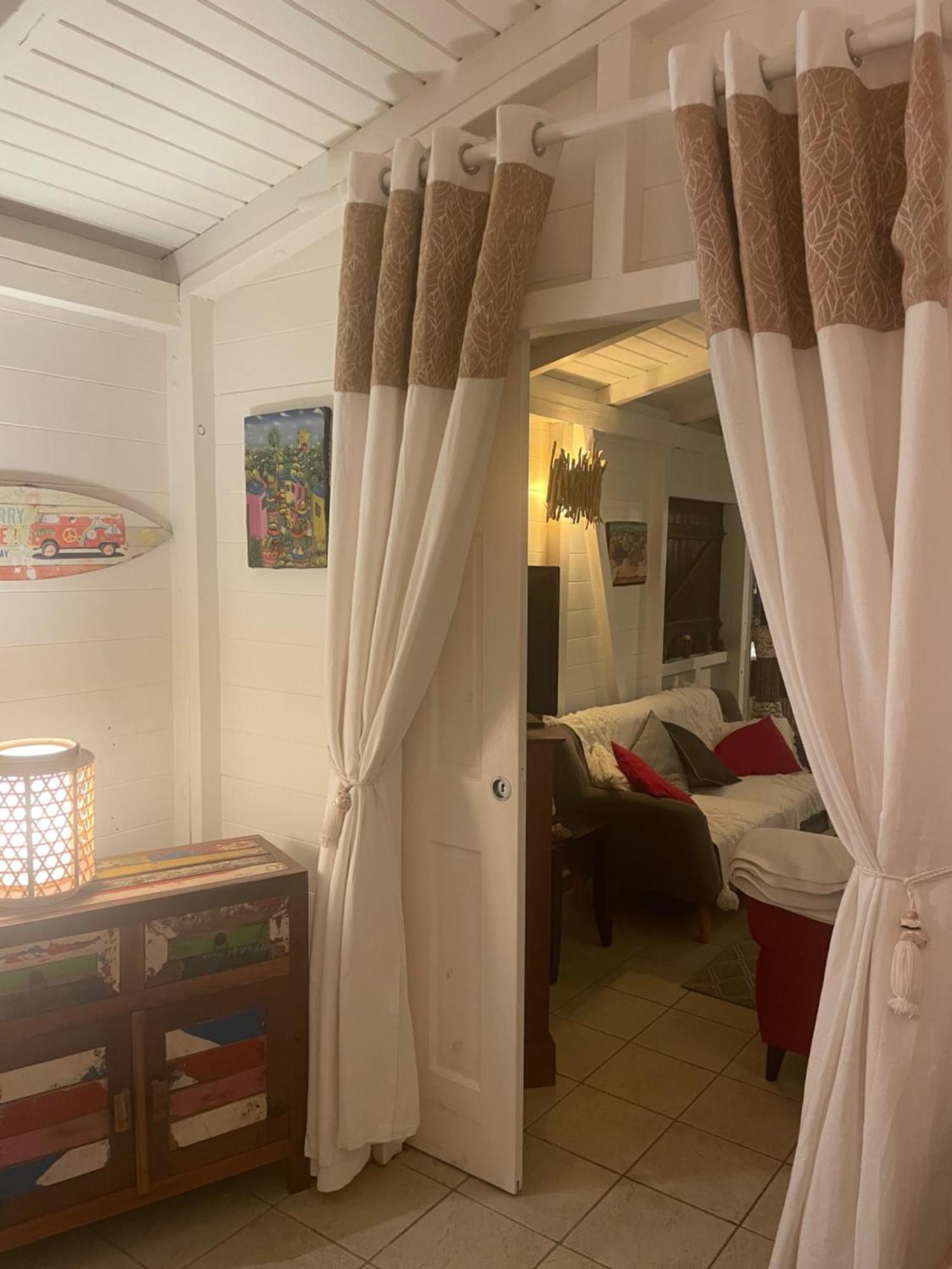 Villa Pelican Lodge เดเอ ภายนอก รูปภาพ