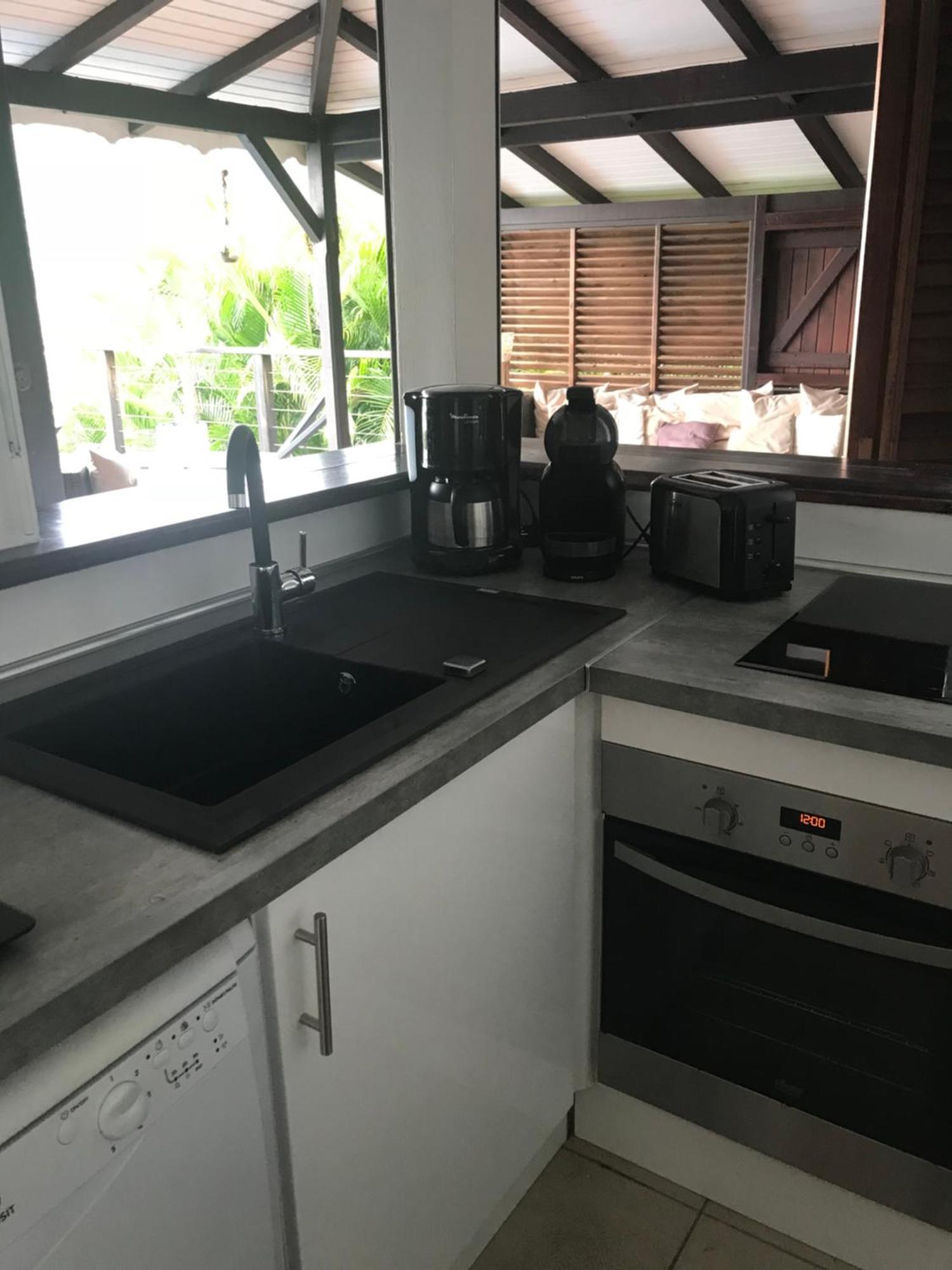 Villa Pelican Lodge เดเอ ภายนอก รูปภาพ
